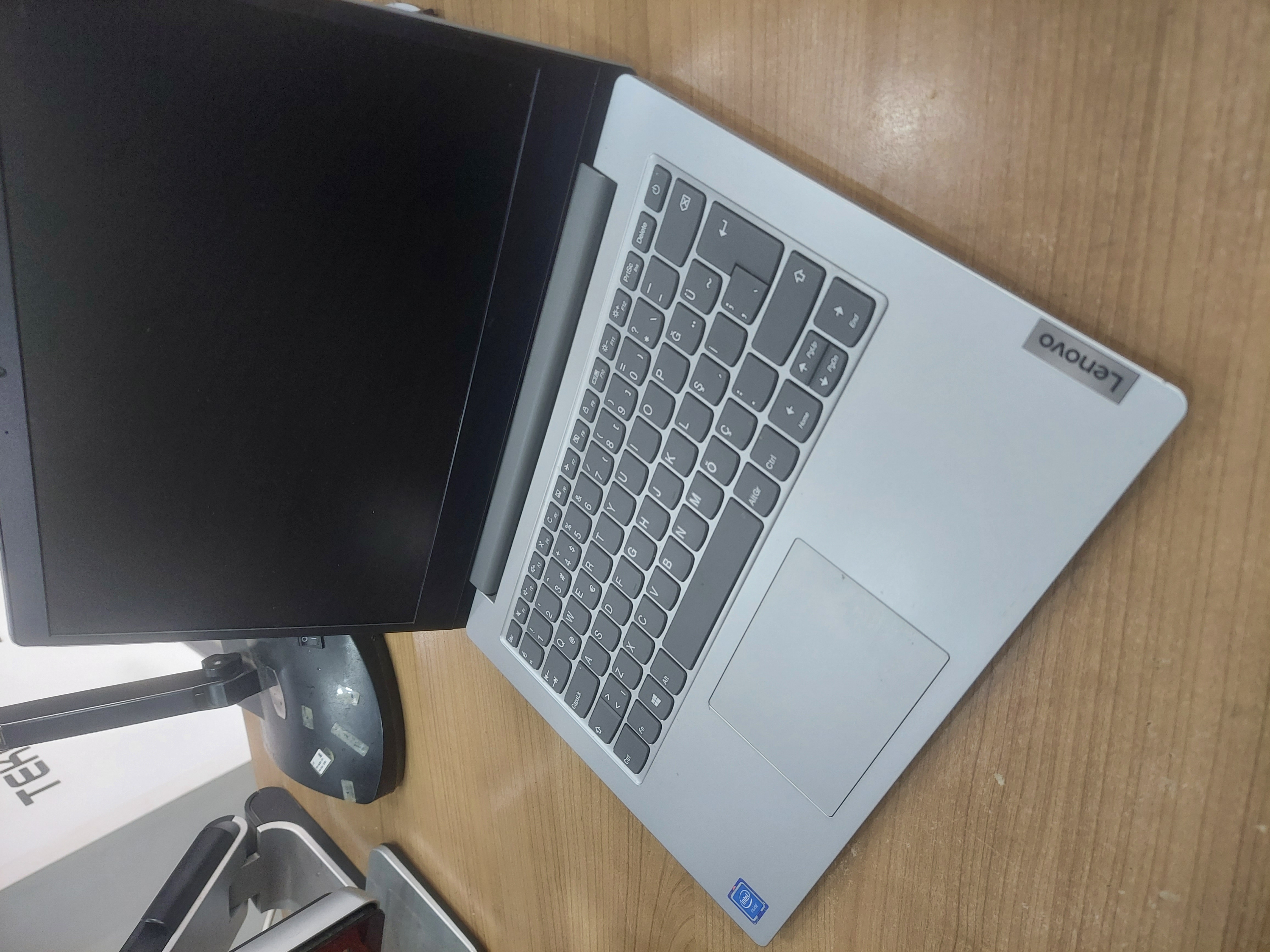 Lenovo İdeapad 1